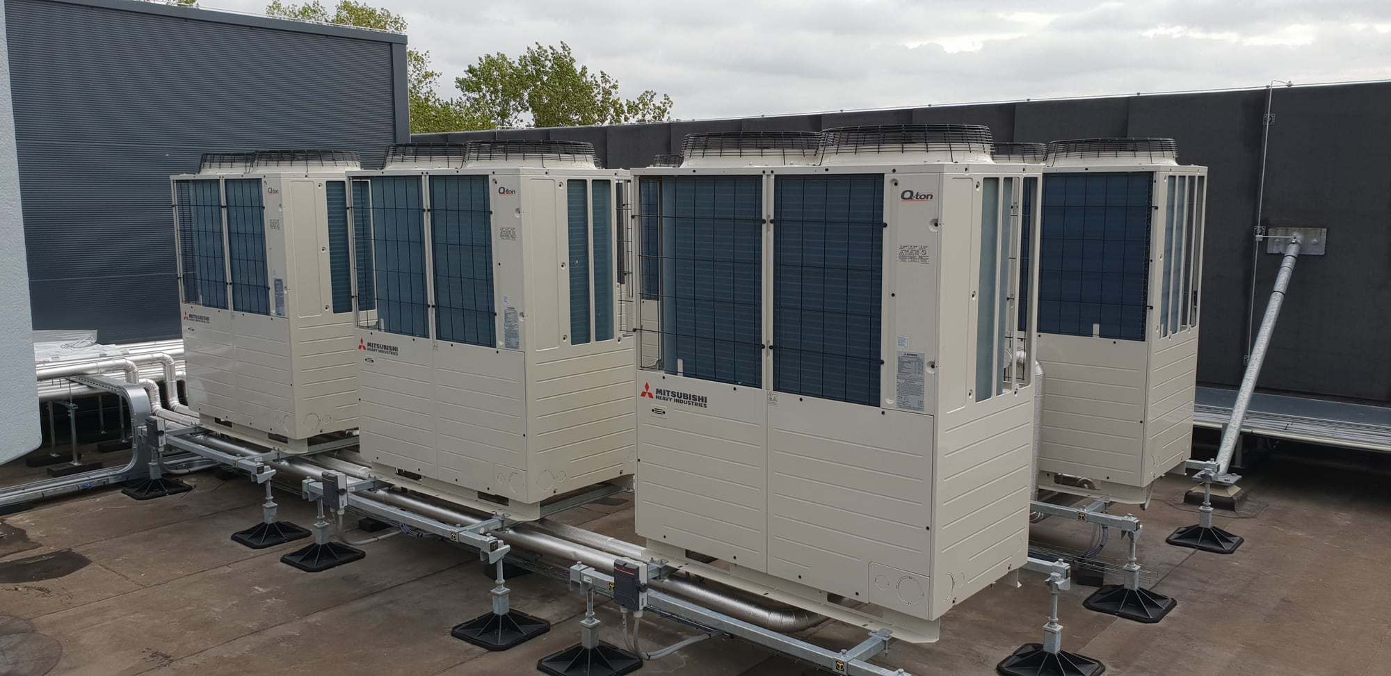 VRF-buitenunits op een bedrijfsdak